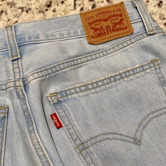 Low Pro Levi’s - Picture 5 of 7
